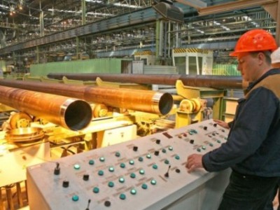 El aumento de la producción de indicadores de Надеждинского de la planta metalúrgica
