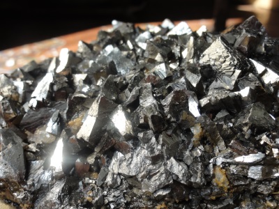 Mitsui Mining & Smelting predice la deficiencia de zinc